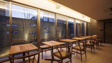 ロビーラウンジ / 6