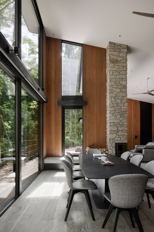 客室内のダイニングエリア