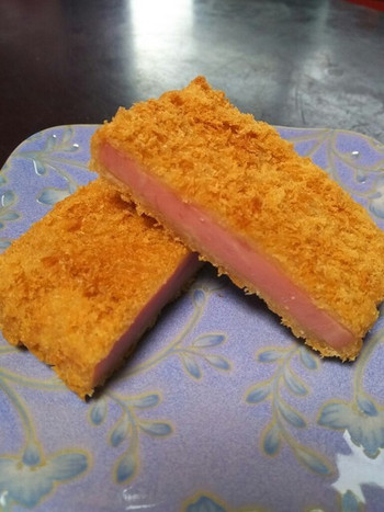 「総菜あづま 東急フードショウ店」 料理 67332151 こだわりﾊﾑｶﾂの断面