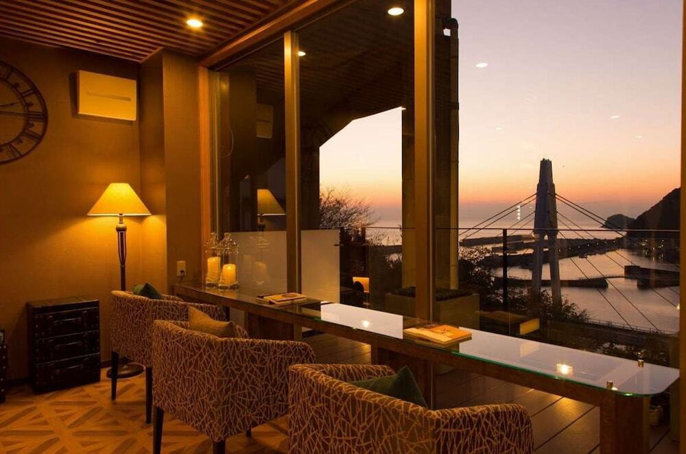 エグゼクティブ ラウンジ