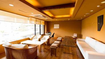 ロビーラウンジ / 3