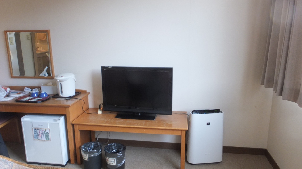 TVの他空気清浄機の設置金庫もあり