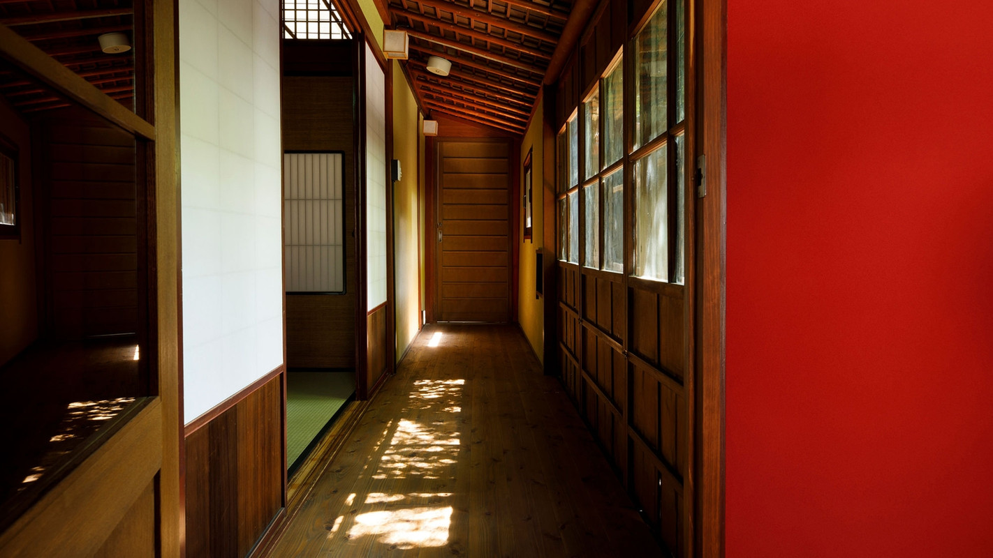 「雲のゆくへ」の廊下