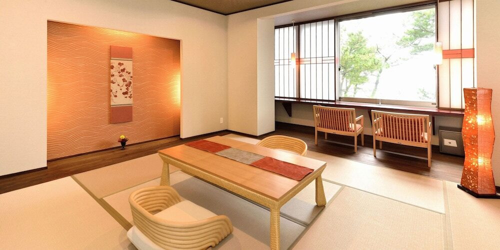恋灯りの間・和室①