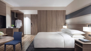 スーペリア ルーム キングベッド 1 台 マウンテンビュー