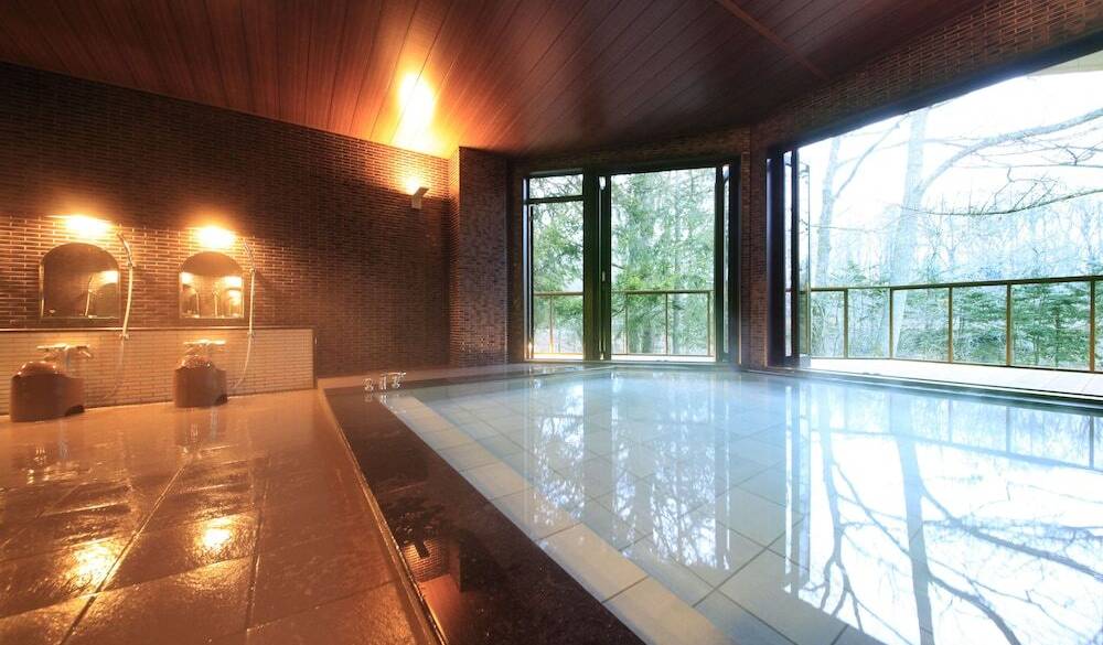 「美肌の湯」と
評判の天然温泉 / 1