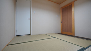 (103室) 1階 2人部屋 (個室、専用トイレ、シャワー付)