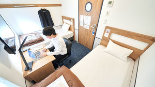 [プライベートルーム] ツイン [シャワー&トイレ共用] 禁煙