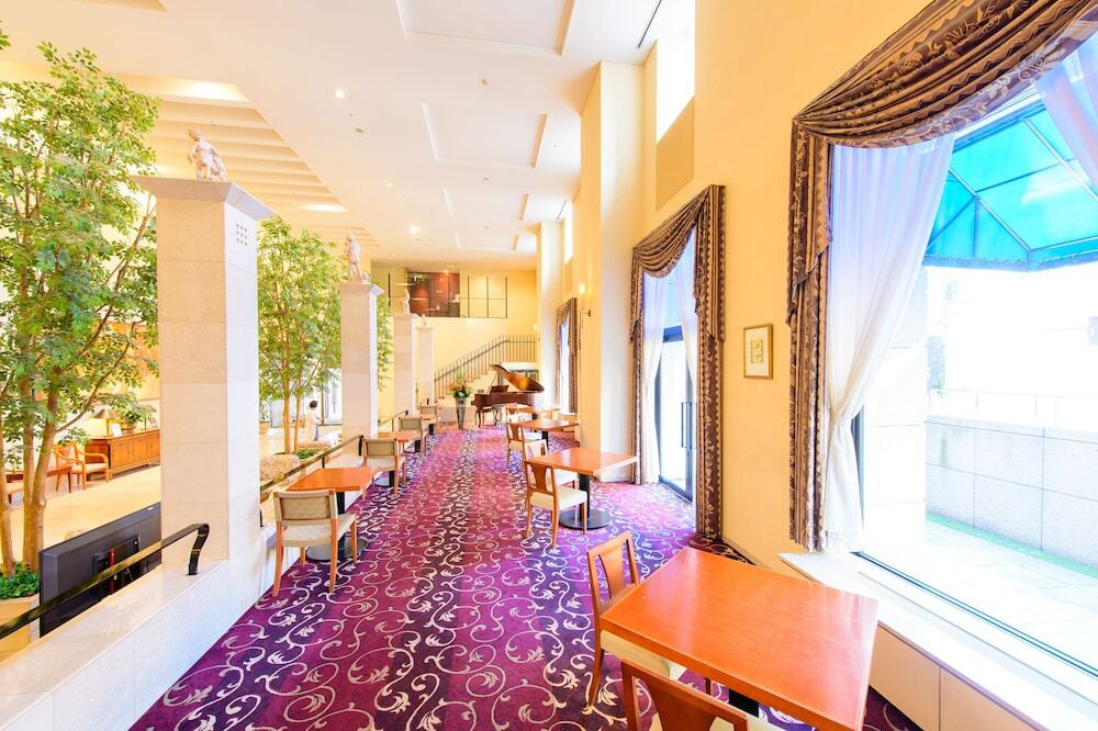 ロビーラウンジ