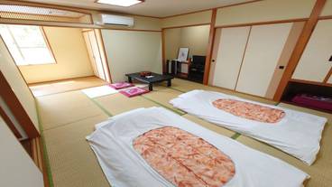 客室 / 11