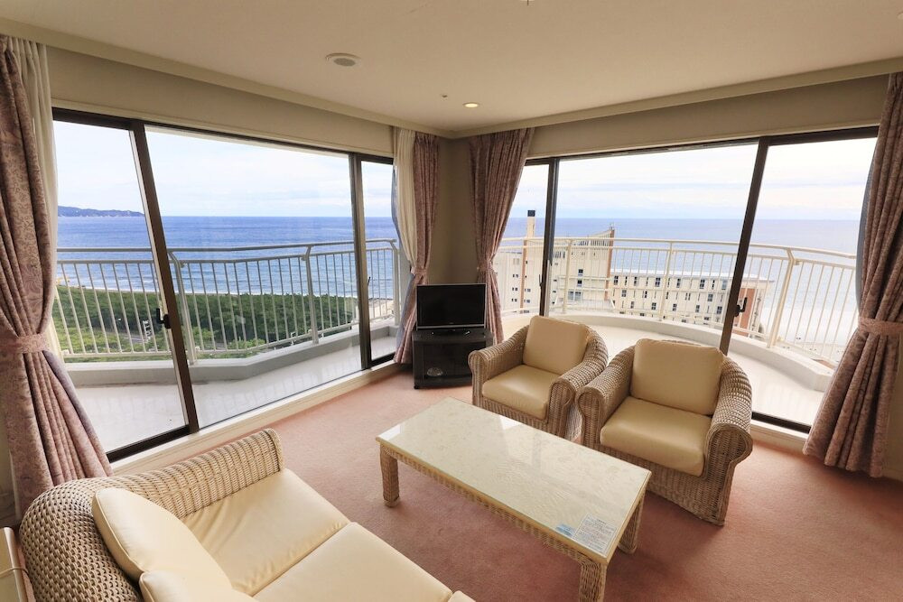 鴨川グランドタワー（カモガワグランドタワー） / 3