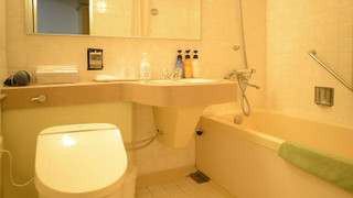 杜を眺める和室 禁煙（バストイレ付10畳）