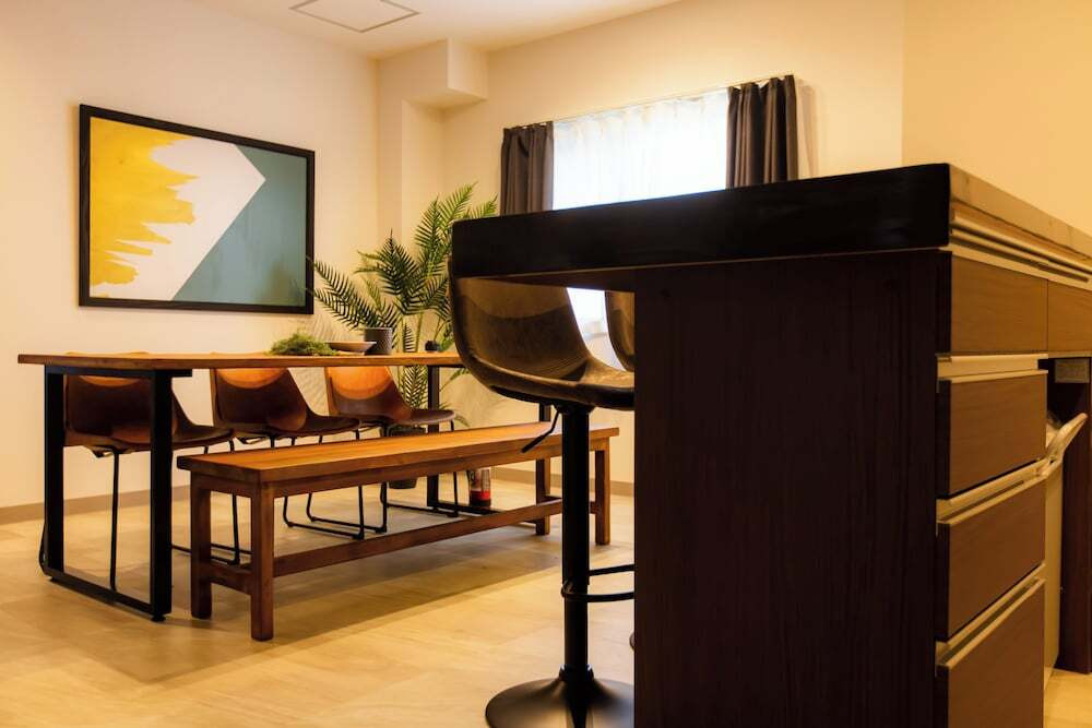 客室内のダイニングエリア