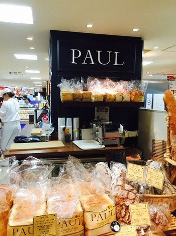 「PAUL 阪神百貨店」内観 996856 全てのパンをお好みでカットしてくれますよ♫