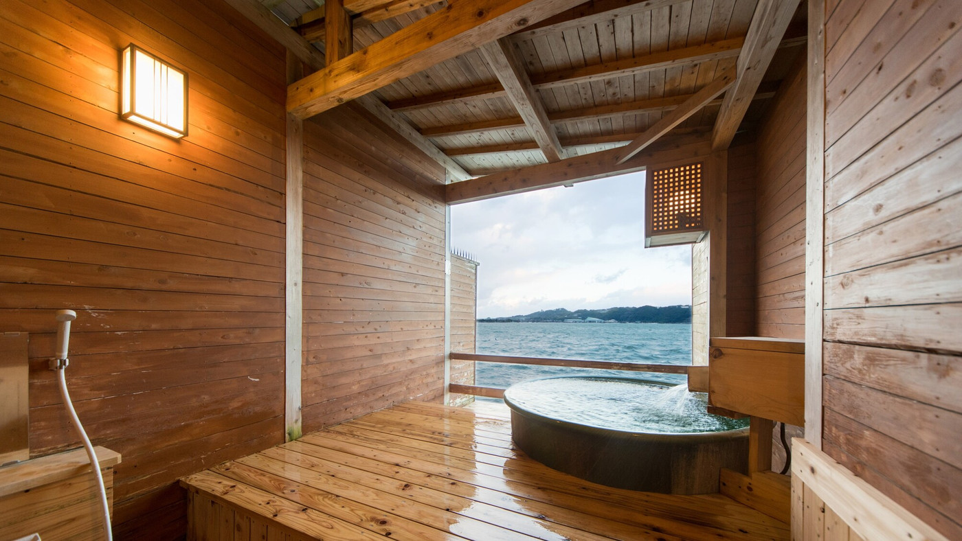 東郷湖を一望できる貸切 湖上露天風呂が魅力♡4085311