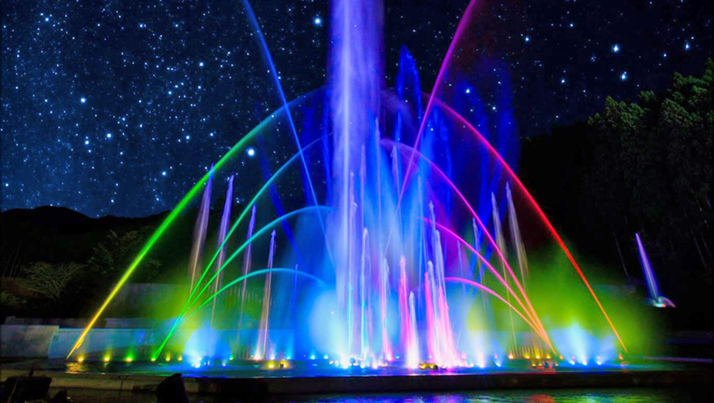 ドーム型ヴィラで楽しむ高原リゾートのイルミネーション3520730