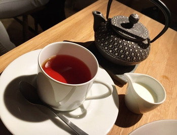 「ケイク スタンド」 ドリンク 48010147 紅茶