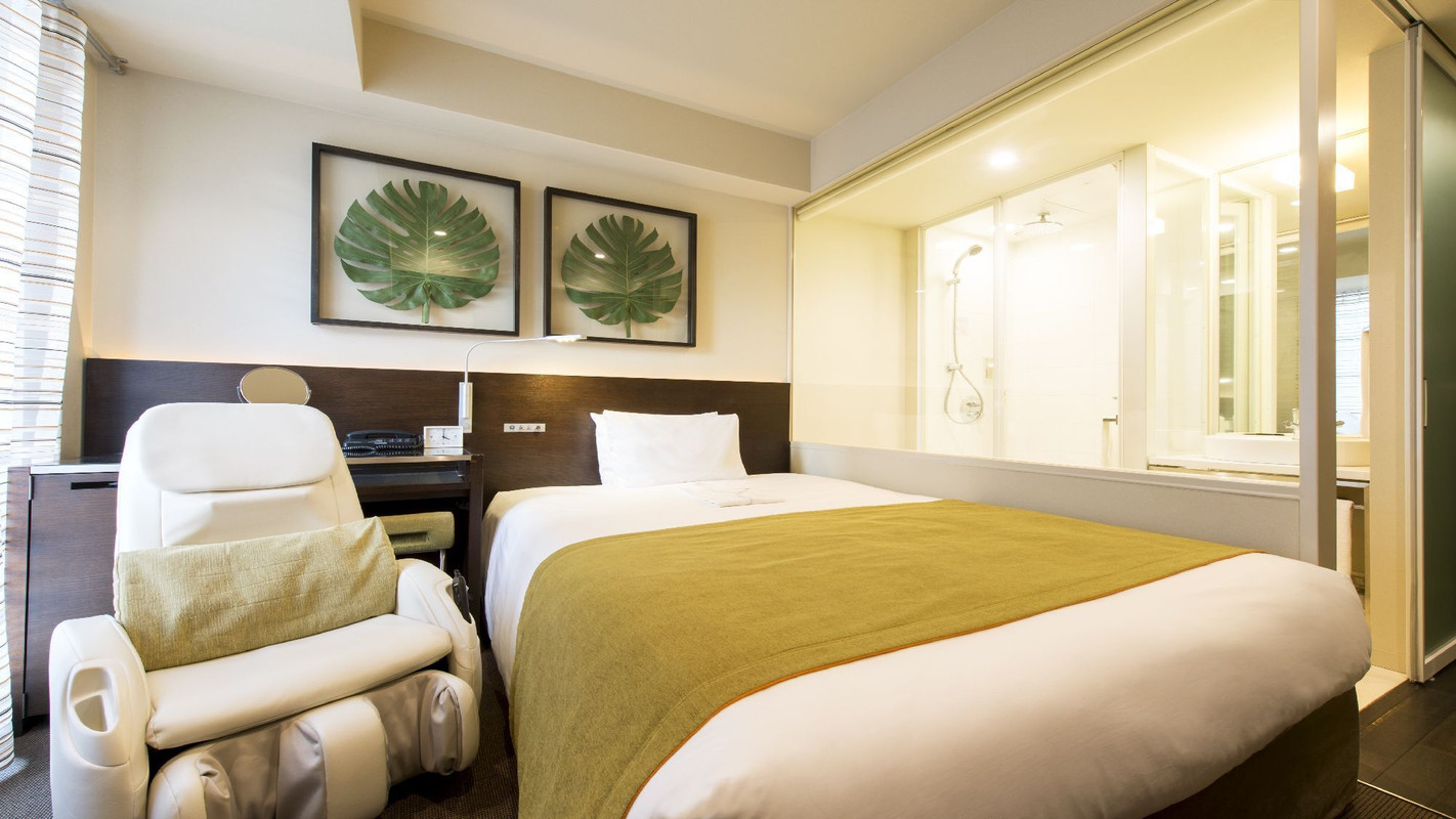 セミダブルルーム(内側シャワーブース)