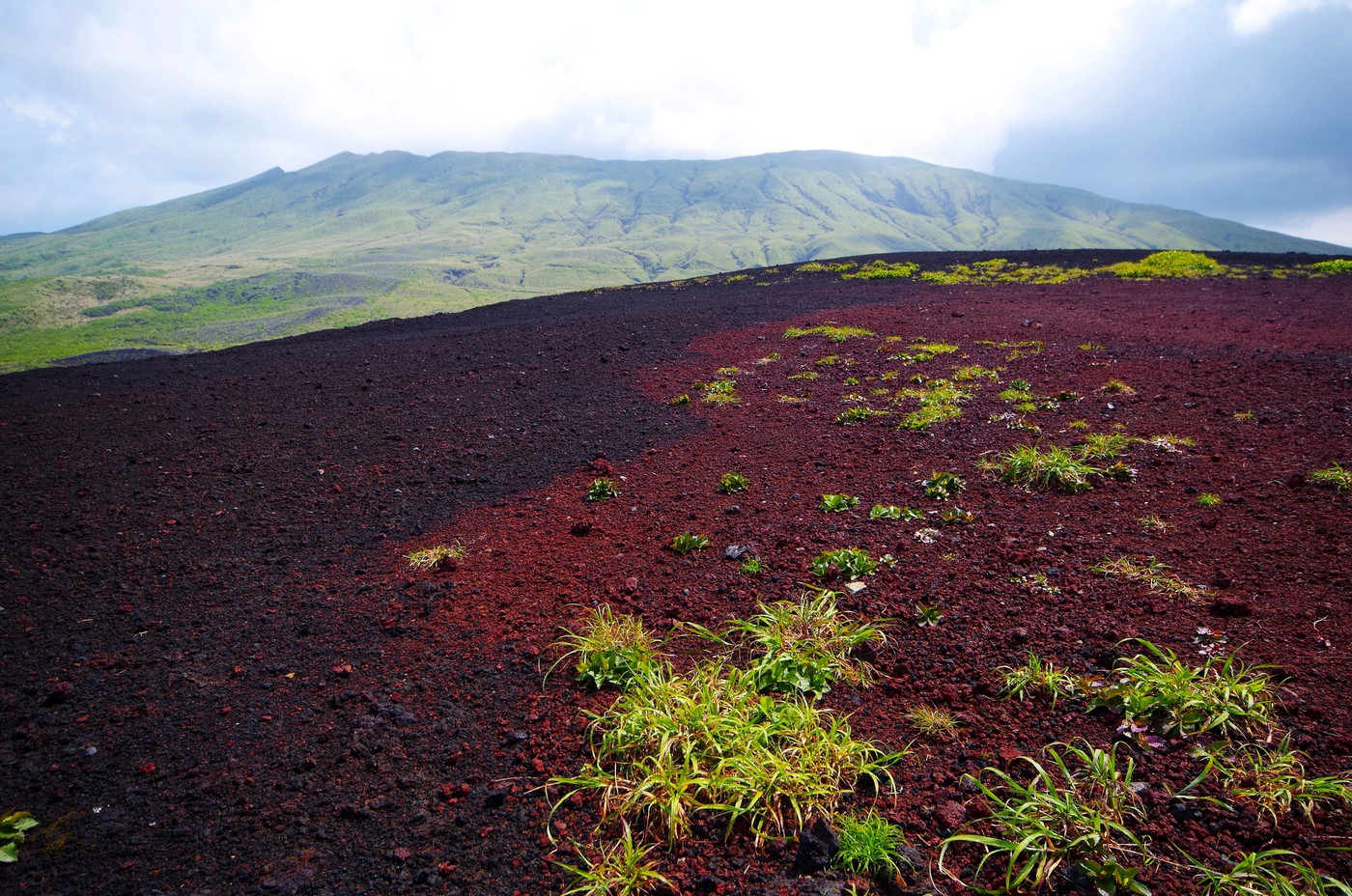 三宅島の展望台と雄山