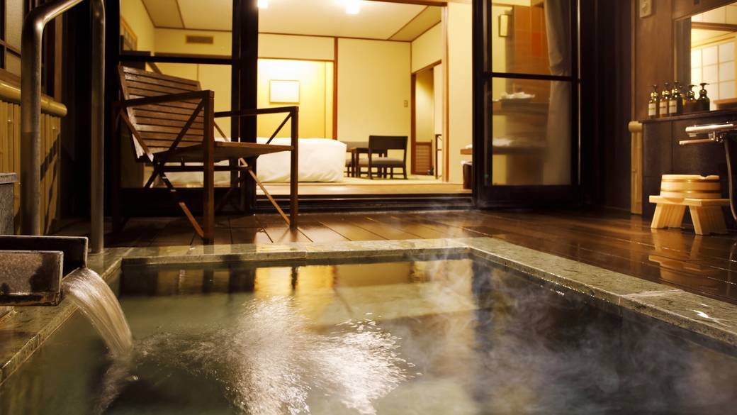 別館露天風呂付客室の湯船一例 / 1