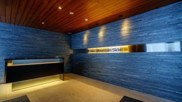 内部エントランス / 2