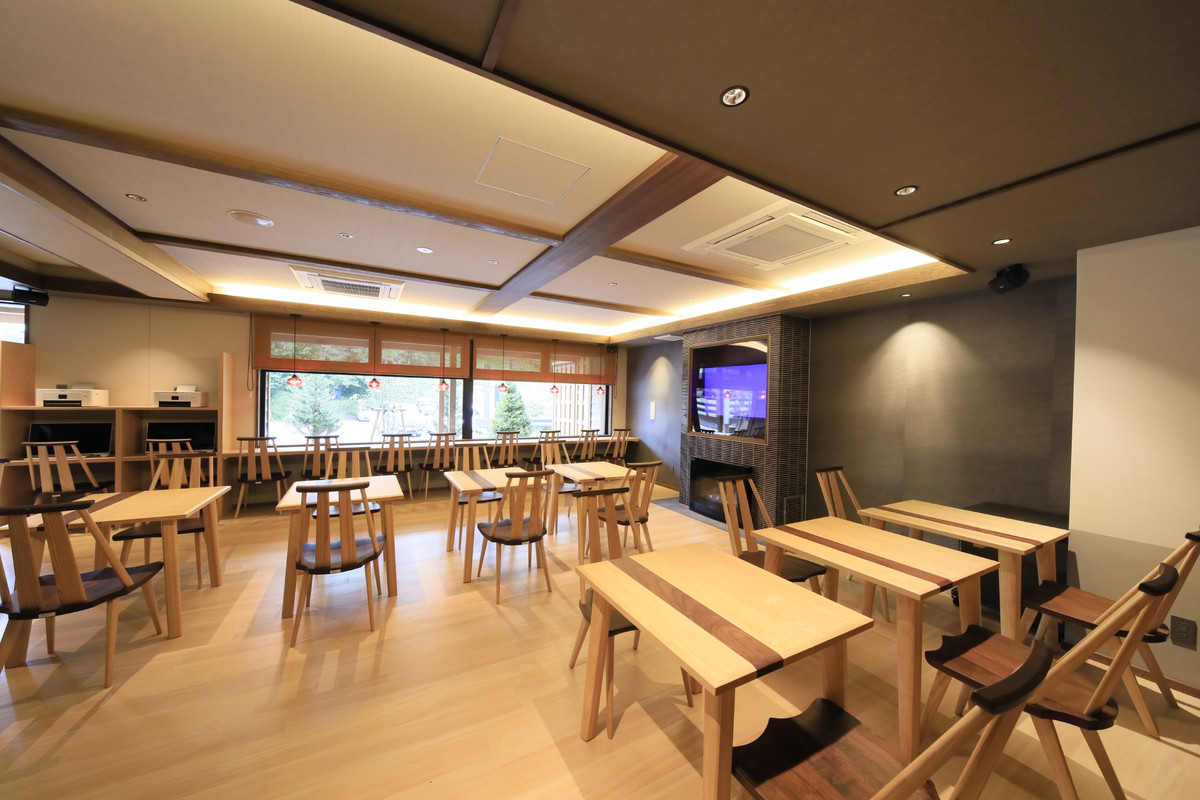 カフェ／ラウンジ凛