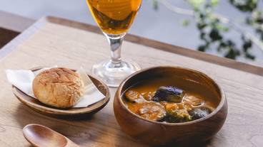 食事・飲み物 / 4