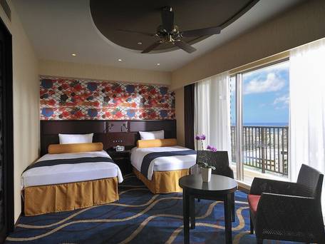 ロワジール スパタワー 那覇 / 1