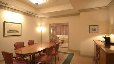 客室内のダイニングエリア / 10