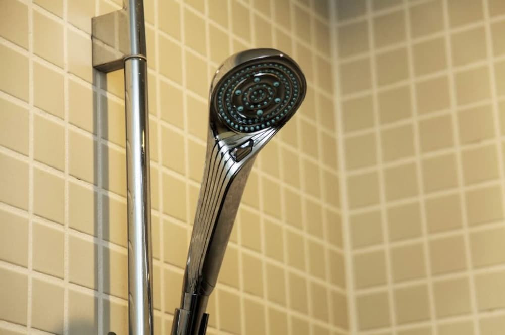 バスルームのシャワー