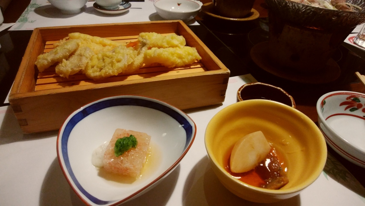 天ぷらとお晩菜の一部　　