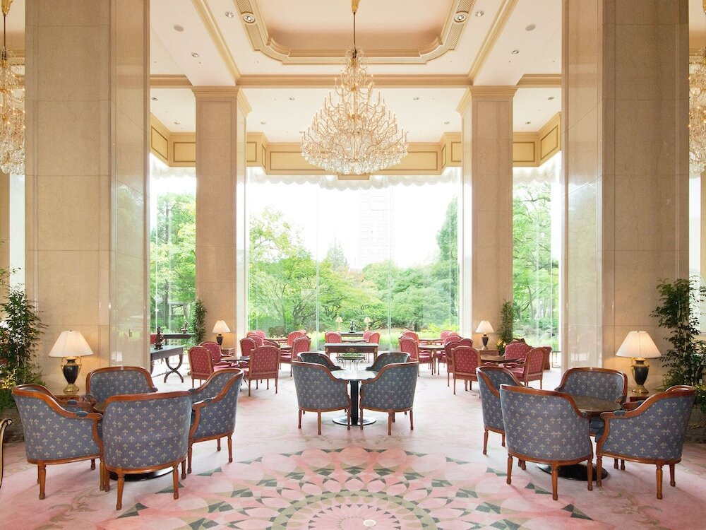 クラシカルな空間で非日常にトリップ4244895