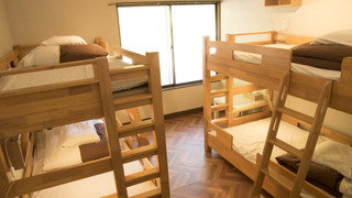 2段ベッド2台洋室（バス・トイレ共用）