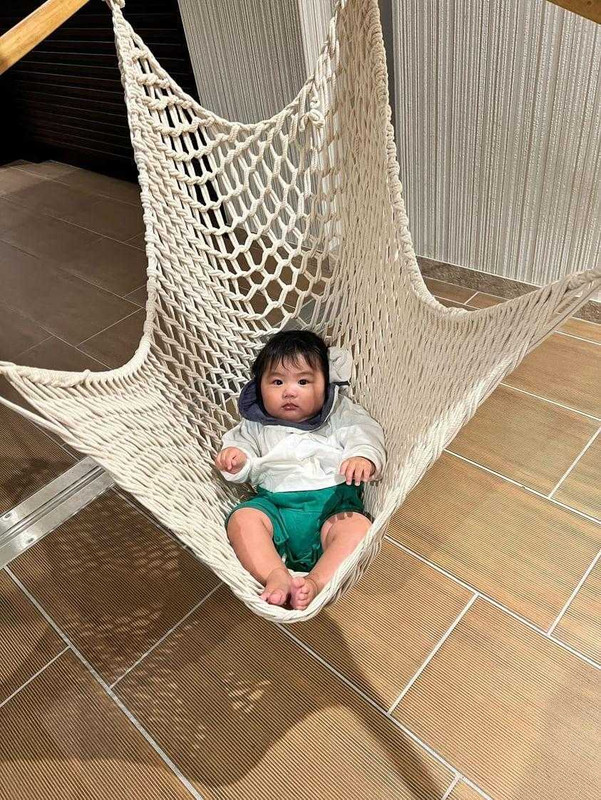 ロビーのハンモック