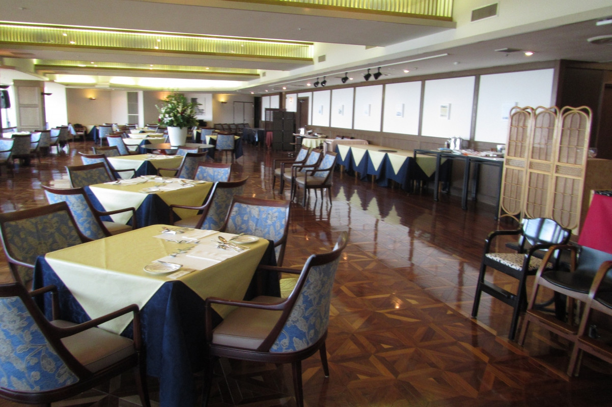 レストラン潮騒