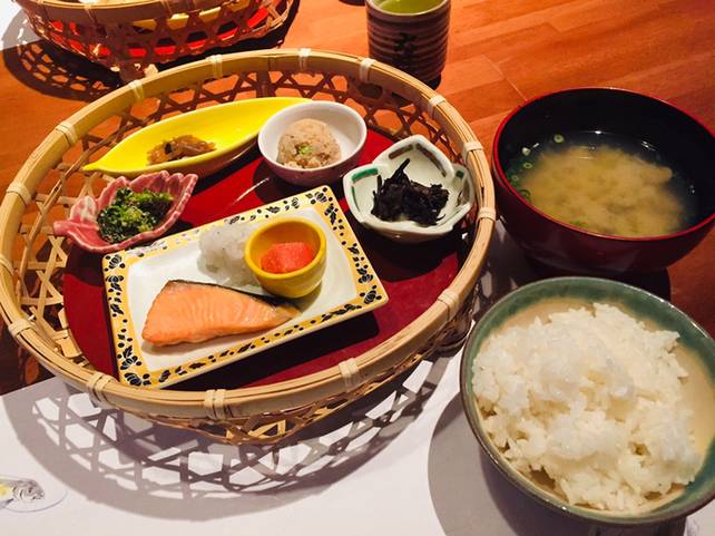 朝食 セットメニュー一例 / 1