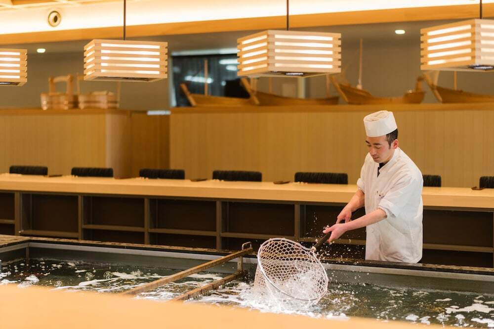 いけすレストランに大興奮♪インフィニティ足湯で青の世界を堪能4027718