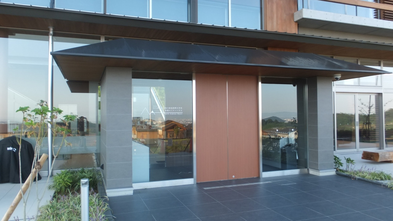 美味いものなしと宿泊数が全国最低と評価に反省かも