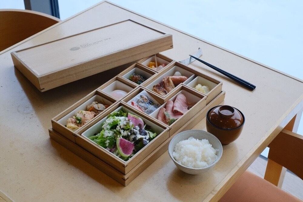 朝食