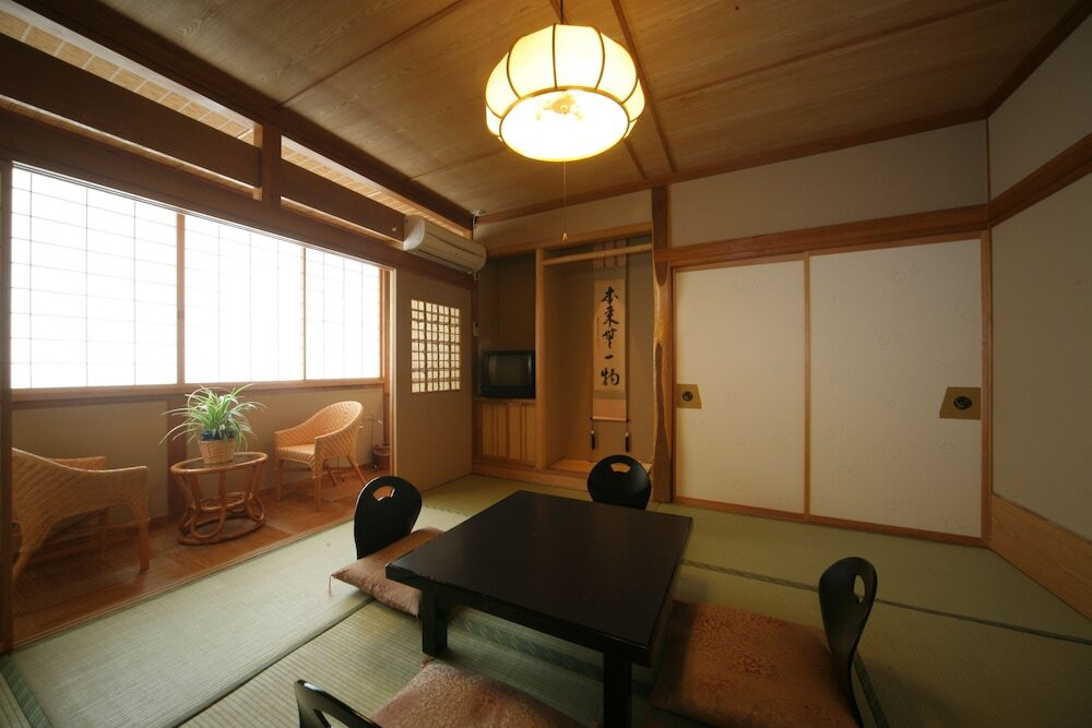 信州の名湯でほっこりする純和風宿3968129