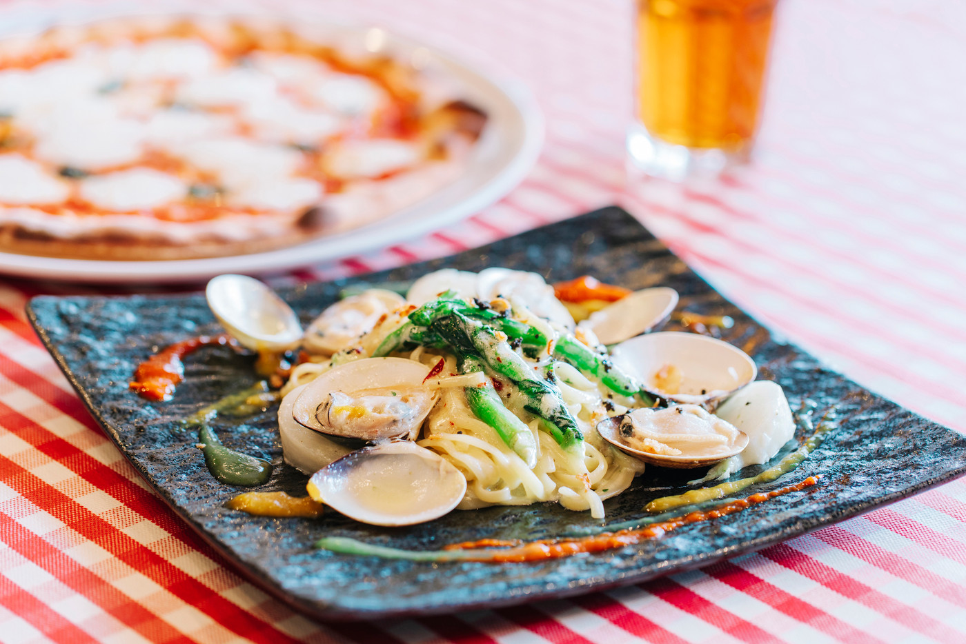 4. 海外気分のレストランで素敵なディナーを2606698