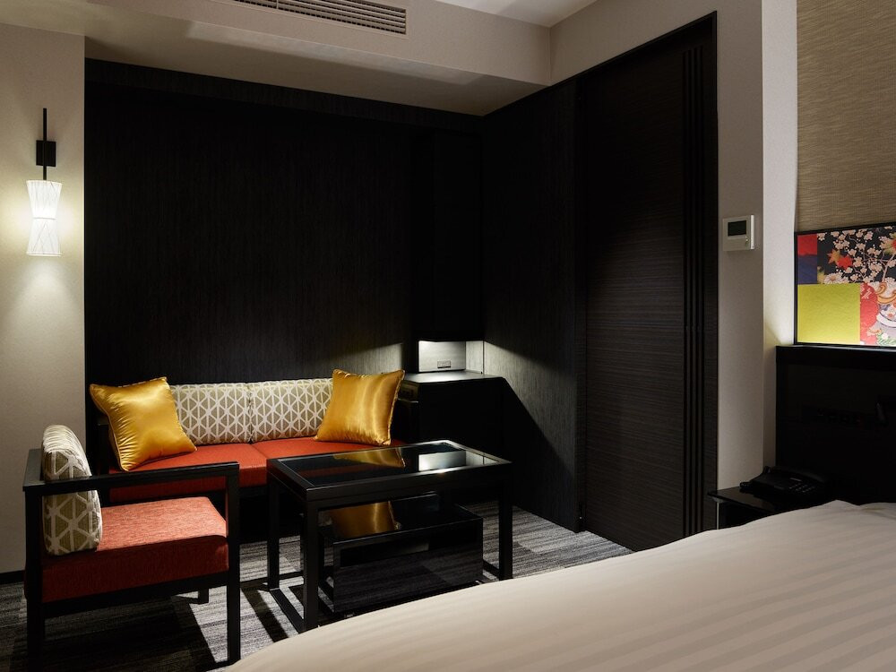 トリプル／ソファスペース