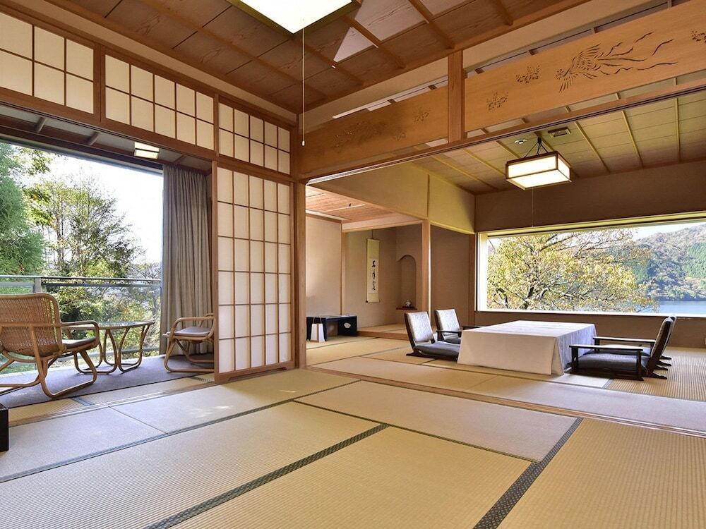 絶景インフィニティ温泉も♡芦ノ湖の風景と名湯が楽しめる和のリゾート3657274