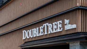 施設の入り口 / 24