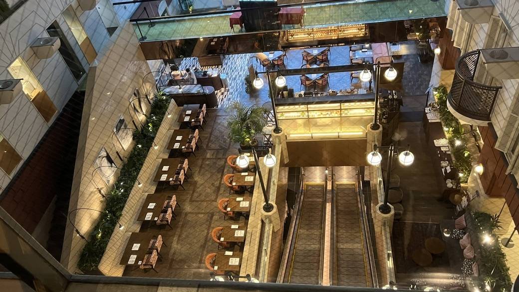 開放的なロビーフロア / 1