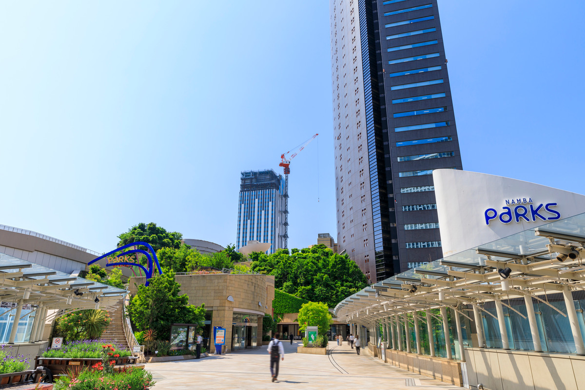 なんばパークス付近