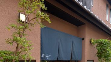 施設の入り口 / 3