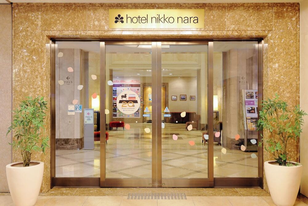 フロント