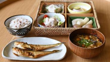 食事・飲み物 / 4