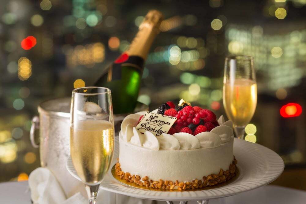 おいしいお料理とケーキをいただきながら、東京の夜景を2人占め♡4274741